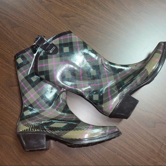 NWT dav Rainboots - Picture 6 of 12